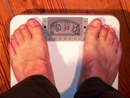 मोटापे (Obesity) से है बचना तो इन 5 सफेद चीजों से दूर रहना !